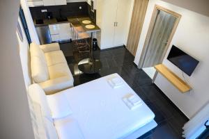 Ruang duduk di Luxury Suites by Panagiota