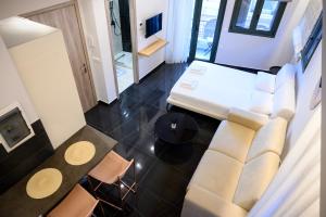 Ruang duduk di Luxury Suites by Panagiota