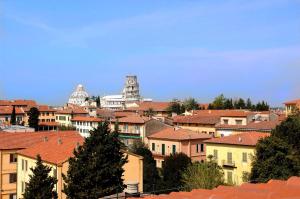 Vedere generală la Pisa sau o vedere a orașului de la acest hotel