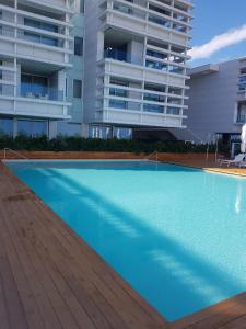 A piscina localizada em PLAYA DORADA ou nos arredores