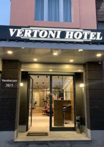 Majutusasutuses Vertoni Hotel Yerevan olev sertifikaat, autasu, silt või muu dokument