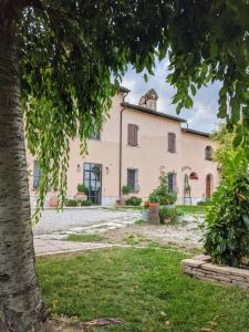 A garden outside Casale Boschi - Rifugio di Pianura