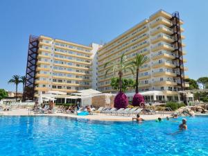 The swimming pool at or close to BQ Belvedere Hotel