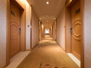 Снимка в галерията на Vienna Hotel Foshan Nanhai Avenue Branch в Фошан