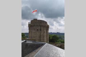 Zdjęcie z galerii obiektu Dinan Château - Parking inclus w mieście Dinan