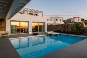 Splendid Mykonos Luxury Villas & Suites में या उसके करीब स्विमिंग पूल