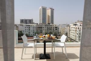 Balkon atau teras di Mid Town Hotel Casablanca