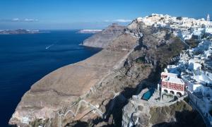 una vista aerea della costa amalfi di Villa Bordeaux a Firà