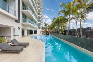 Majoituspaikassa Wyndham Resort Surfers Paradise tai sen lähellä sijaitseva uima-allas