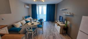 טלויזיה ו/או מרכז בידור ב-A-33-Sea View Studio Apartment Sarafovo