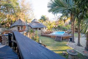 Poolen vid eller i närheten av BON Hotel Rustenburg