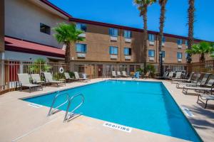 Sundlaugin á Red Roof Inn El Paso West eða í nágrenninu