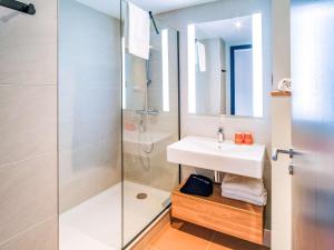 Bilik mandi di ibis Styles Albertville