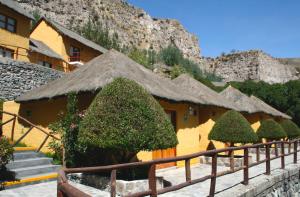 O vedere generală la munți sau o vedere la munte luată de la acest hotel