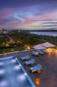 Swimming pool sa o malapit sa Vivanta Goa, Miramar