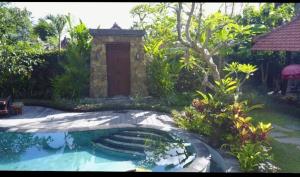 Villa Sindu Ubud में या उसके करीब स्विमिंग पूल