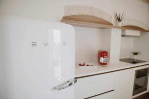 Una cocina o kitchenette en Ulivi Bianchi Luxury Home in Puglia