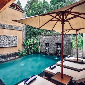 Бассейн в The Compass Rose Ubud или поблизости