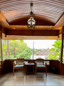 Balkon ili terasa u objektu Tomohon Private Pool Villa Batu