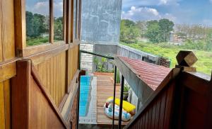 Balkon ili terasa u objektu Tomohon Private Pool Villa Batu