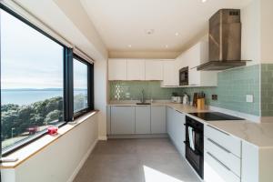 Dapur atau dapur kecil di Westcliff Penthouse