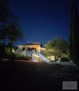 Piscina a Monte-Bougainvillea o a prop