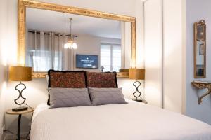 Cama ou camas em um quarto em MHL - Maison Hotel Lyon