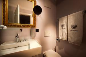 Un baño de Home Hotel Arosa