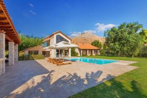 The swimming pool at or close to Villa Elva Nafplio