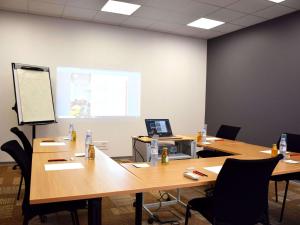 The business area and/or conference room at ibis Rodez Centre