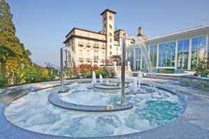 Poolen vid eller i närheten av Grand Hotel des Iles Borromées & SPA