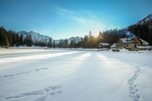 Foto da galeria de Rifugio Lago Nambino em Madonna di Campiglio