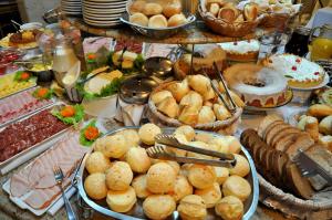 Comida no hotel ou em algum lugar perto