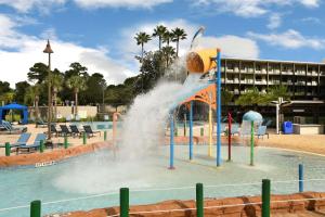 Kolam renang di atau dekat dengan Wyndham Lake Buena Vista Resort Disney Springs® Resort Area