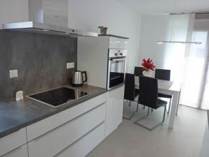 Dapur atau dapur kecil di Apartment Brake by Interhome