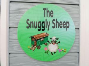 Sijil, anugerah, tanda atau dokumen lain yang dipamerkan di The Snuggly Sheep Shepherd Hut Campview Farm Stay