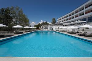 Swimming pool sa o malapit sa Margarona Royal Hotel