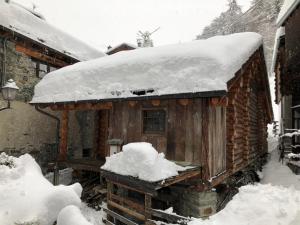 Chalet Cretaz durante el invierno