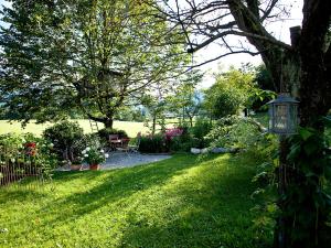 A garden outside Stachl-Hof - Chiemgau Karte