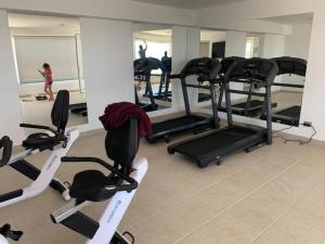 Fitness center at/o fitness facilities sa Descanso frente al mar