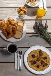 Comida en la casa de huéspedes o alrededores