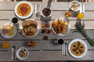 Comida en la casa de huéspedes o alrededores