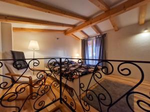 una camera con letto a castello di Sweet House and Apartment a Rovigno (Rovinj)