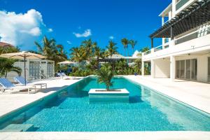 Kolam renang di atau di dekat The Tides, Grace Bay