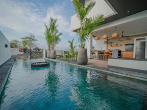 Poolen vid eller i närheten av Villa Mimpi Bali