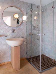 A bathroom at Darmstadt Loft