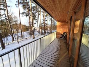 En balkon eller terrasse på Lipno Port Apartment A103