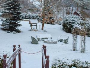 Chalet Bečov nad Teplou 1 by Interhome durante el invierno