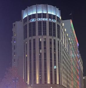 תמונה מהגלריה של Crowne Plaza Cleveland at Playhouse Square, an IHG Hotel בקליבלנד