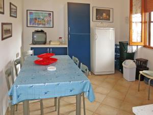 Η κουζίνα ή μικρή κουζίνα στο Holiday Home La Caletta - TTA100 by Interhome